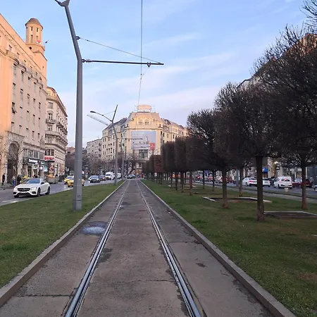 New Ultra-central Design Budapeşte