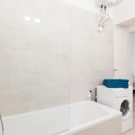 New Ultra-central Design Appartamento
