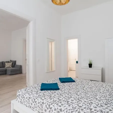 New Ultra-central Design Budapest