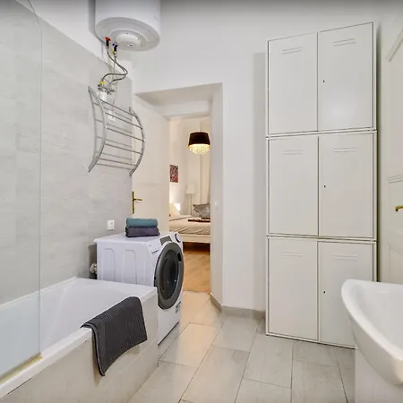 Apartmán New Ultra-central Design *