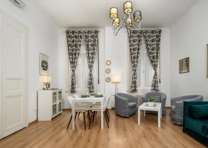 New Ultra-central Design * Budapešť