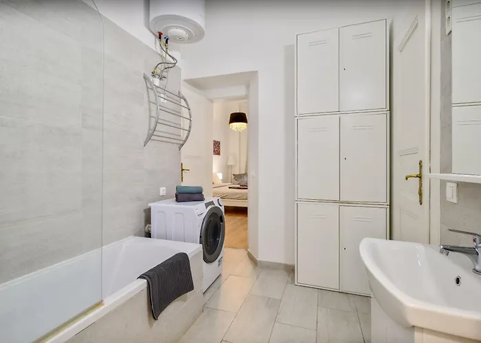 Apartmán New Ultra-central Design *